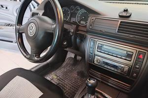 AUTO WW PASSAT
