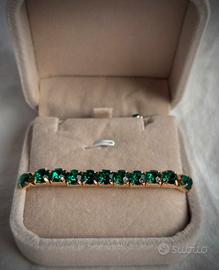 Bracciale dorato con pietre verdi
