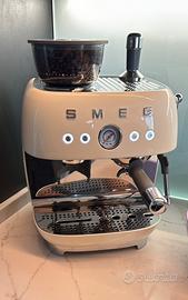 Macchina caffe Smeg con macinacaffe integrato