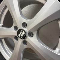 Gomma con cerchio in lega nuova