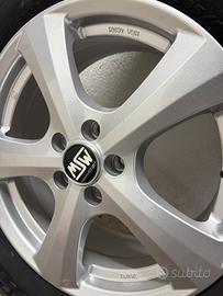 Gomma con cerchio in lega nuova