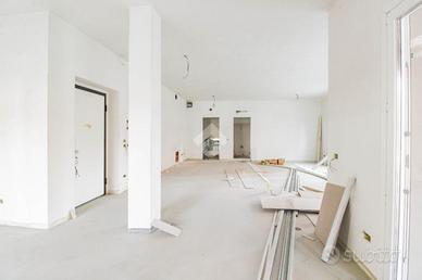 NEGOZIO A SAN GIULIANO MILANESE