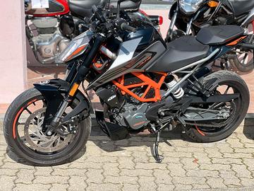 KTM DUKE 125 con sist. di navigazione IN PROMO