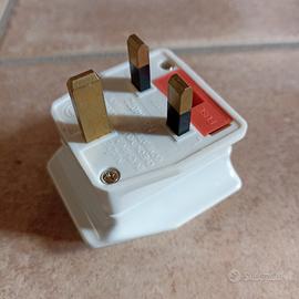 Adattatore con spina UK inglese