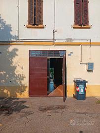 Laboratorio/Ufficio 50 mq con vetrina e parcheggio