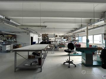 Immobile di 500 m² con 2 locali a Como