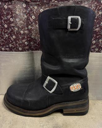 Stivale gigante 883 – pezzo scenografico unico