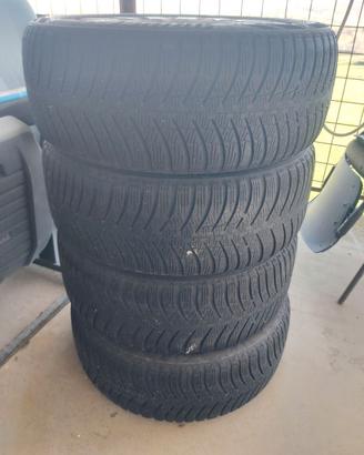 Cerchi in ferro da 16 con gomme termiche 