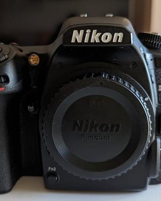 Nikon D7500 come nuova + obiettivi