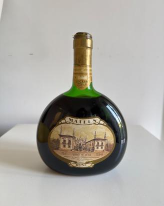 Bottiglia di vino rosè Mateus