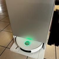 Robot aspirapolvere lavapavimenti