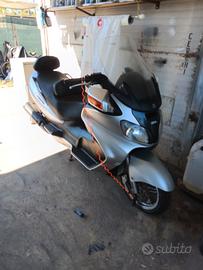 SUZUKI BURGMAN 650 