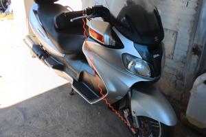 SUZUKI BURGMAN 650 