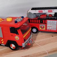 2 giocattoli (camion pompieri)