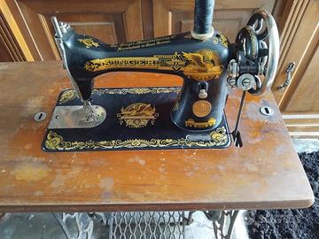 Macchina da cucire singer