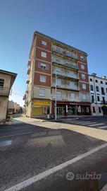 APPARTAMENTO QUADRILOCALE A REDDITO A CEREA