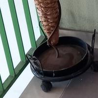 CARRELLO PORTAVASI A RUOTE CUORI IN METALLO