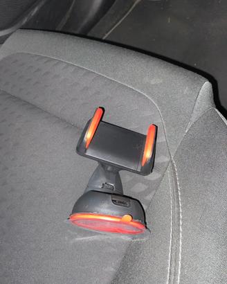 porta telefono in auto