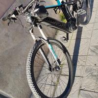 Bici E bike Bianchi ruote 29  cambio 12v
