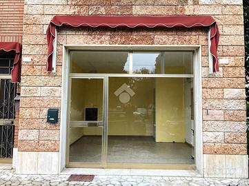 NEGOZIO A FERRARA