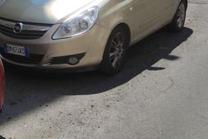 Opel corsa  3600 euro incluso passaggio di proprie