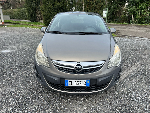Opel Corsa 1.2 adatta ai neopatentati Finanziabile
