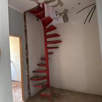 Scala a chiocciola Ferro rossa