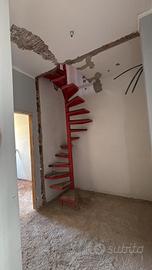 Scala a chiocciola Ferro rossa