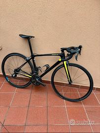 bici da corsa in carbonio