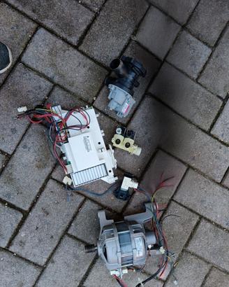 motore e schede lavatrice Indesit 