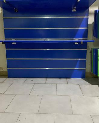Scaffalatura per arredo negozio