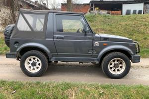 Suzuki samurai sj