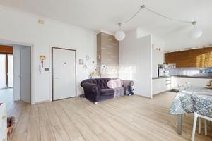 QUADRILOCALE RISTRUTTURATO CON TERRAZZO !!