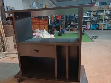 mobile con ruote e cassetto porta TV