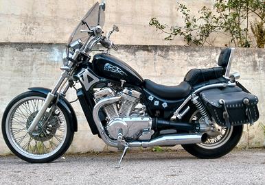Suzuki Intruder  VS600
