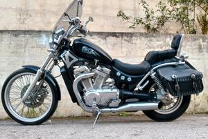 Suzuki Intruder  VS600