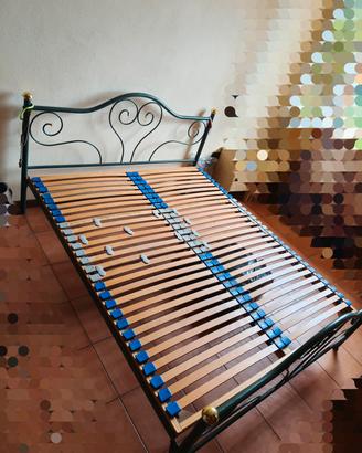 Letto matrimoniale in ferro lavorato+rete a doghe
