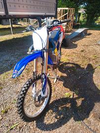 Yamaka yzf 250