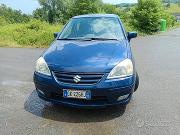 Suzuki Liana 