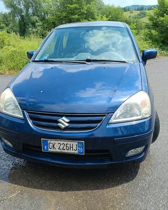 Suzuki Liana 