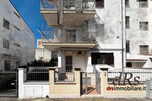 Marconia. Abitazione. Rifinita. Terrazzo