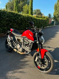 Ducati monster 937