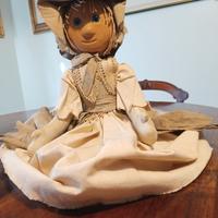 Bambola in legno e stoffa di Michelangeli