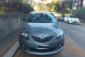 Lancia Ypsilon ibrida anno 2024 