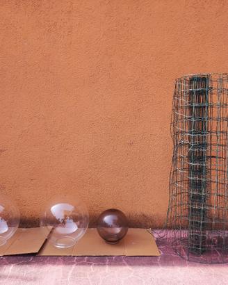 RETE METALLICA PLASTIFICATA E SFERE