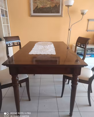 Tavolo Le Fablier allungabile + 4 sedie in legno