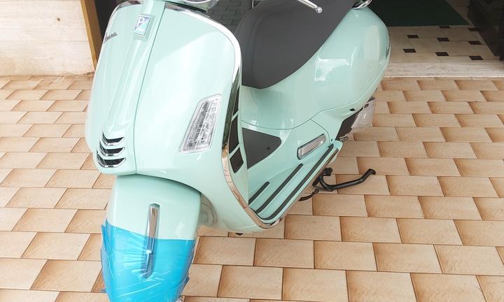 Piaggio Vespa 310 GTS hpe Verde amabile