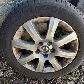 Gomme estive piu cerchi skoda 195/55 R 15