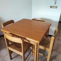 Tavolo 95x95 estendibile con sedie