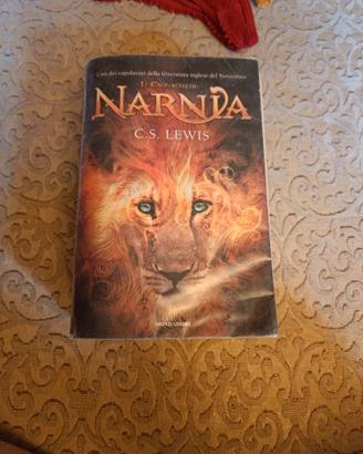 libro "le cronache di Narnia"